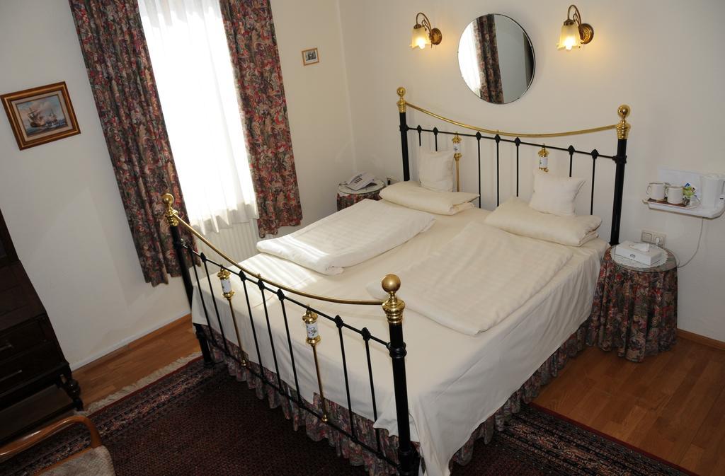Hotel Admiral Wiesbaden Værelse billede